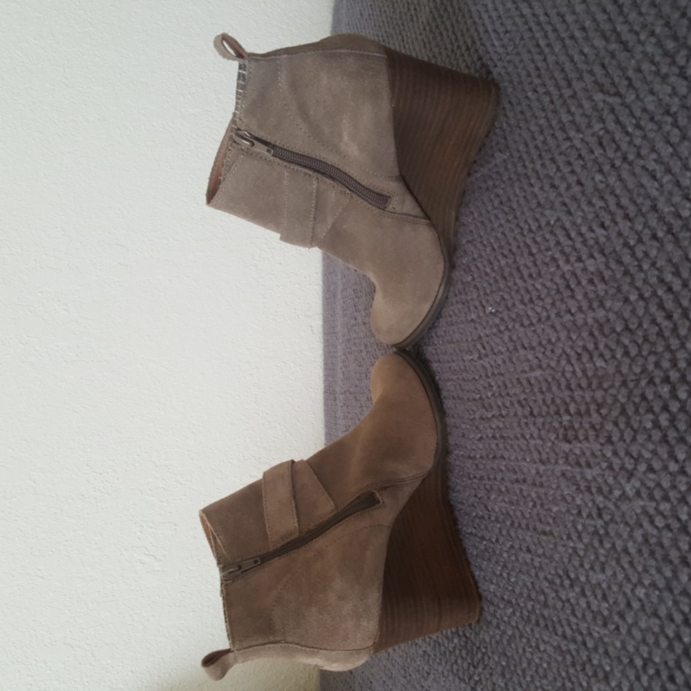 Lucky Brand Tan Ankle Boots - Picture 5 of 7